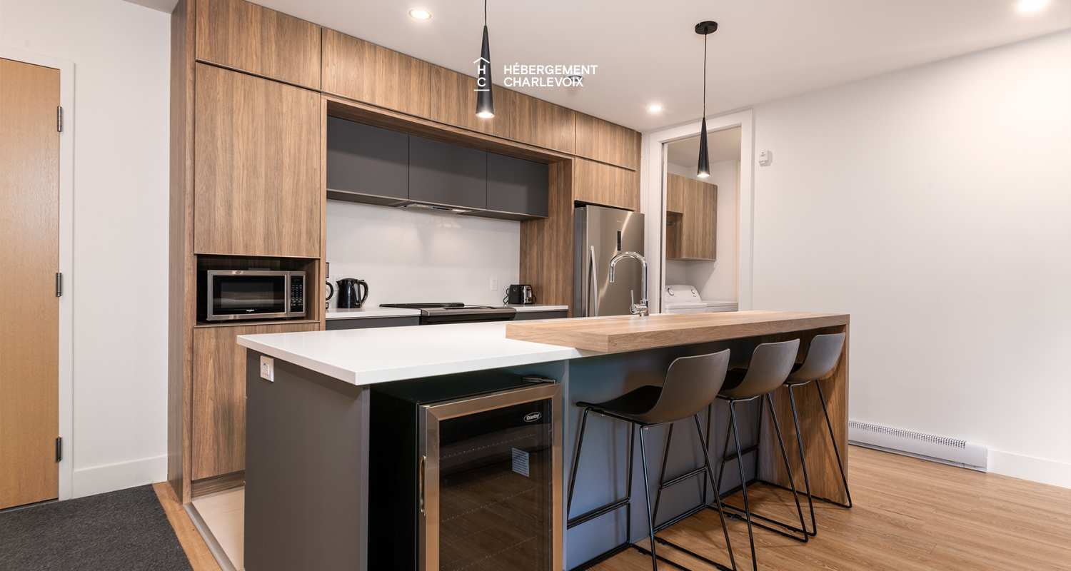 Cache 3 chambres, 1 lit King, 1 lit Queen, 2 lits simples superposés, 1 divan-lit - unité de coin - 1 à 8 personnes - 