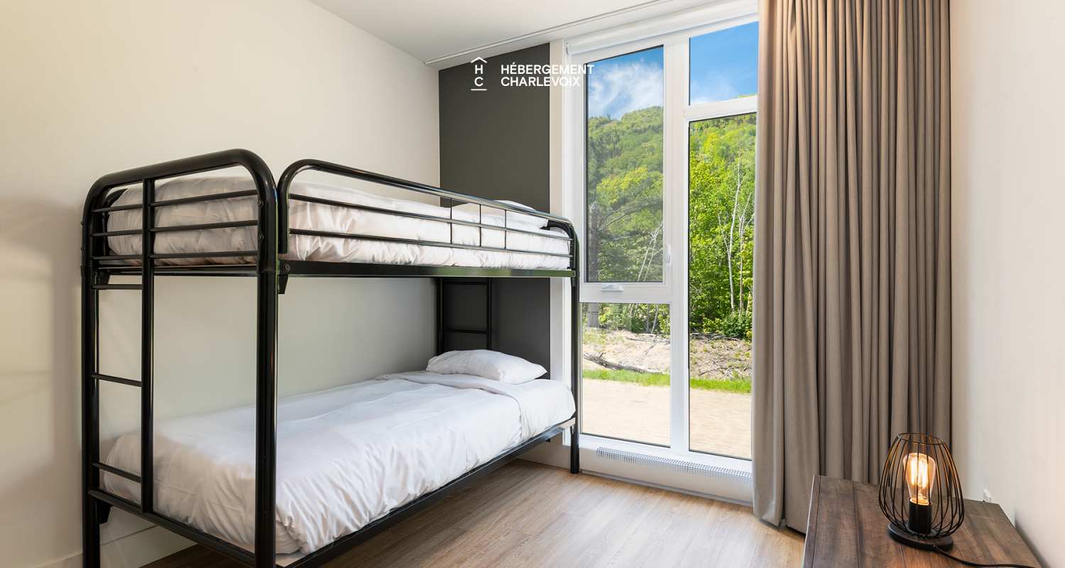 Cache 3 chambres, 1 lit King, 1 lit Queen, 2 lits simples superposés, 1 divan-lit - unité de coin - 1 à 8 personnes - 