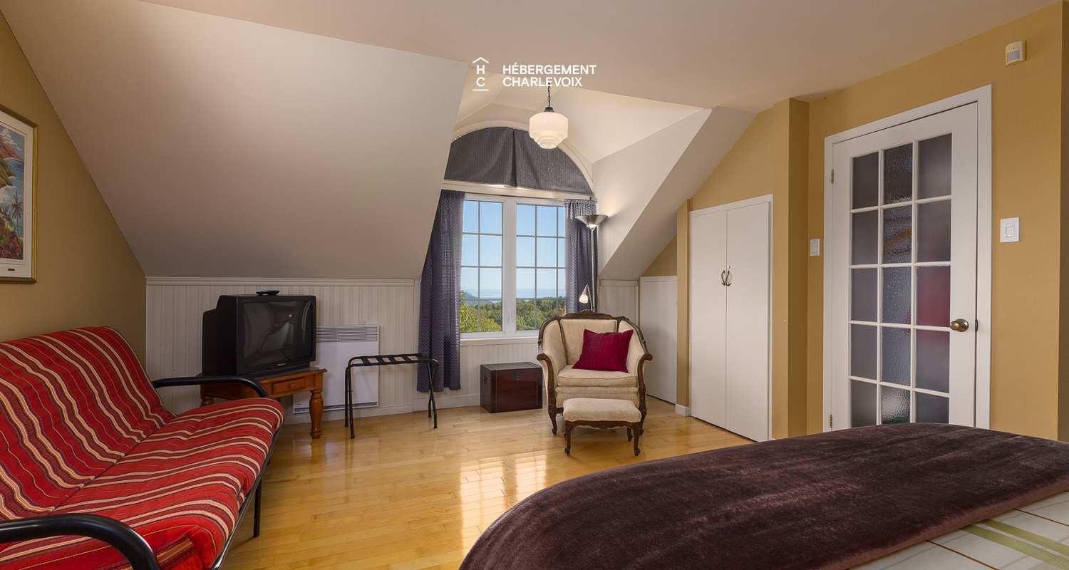 CIE-1 - Breathtaking view of river and mountains from the bedroom