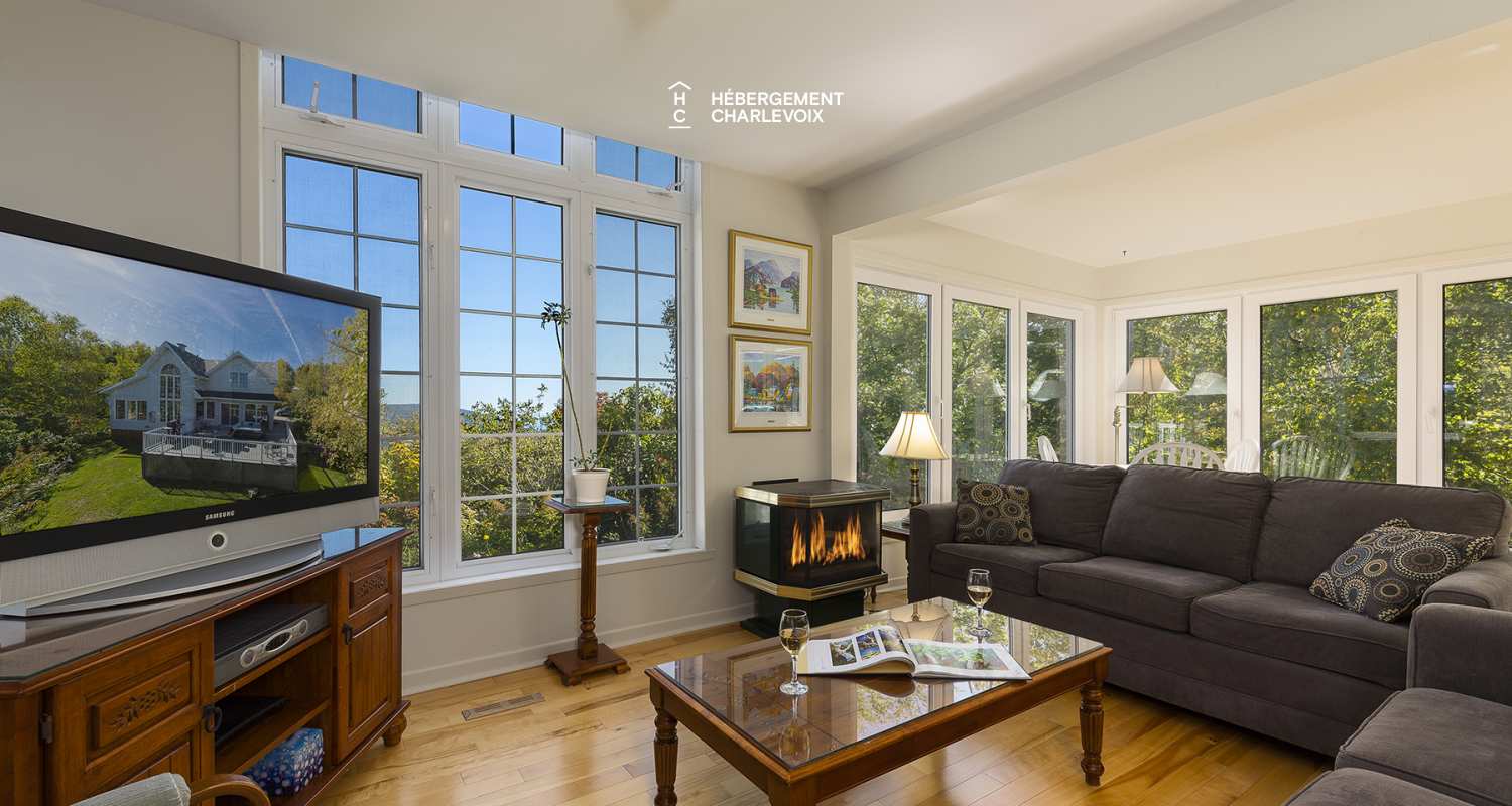 CIE-1 - Breathtaking view of river and mountains from the bedroom