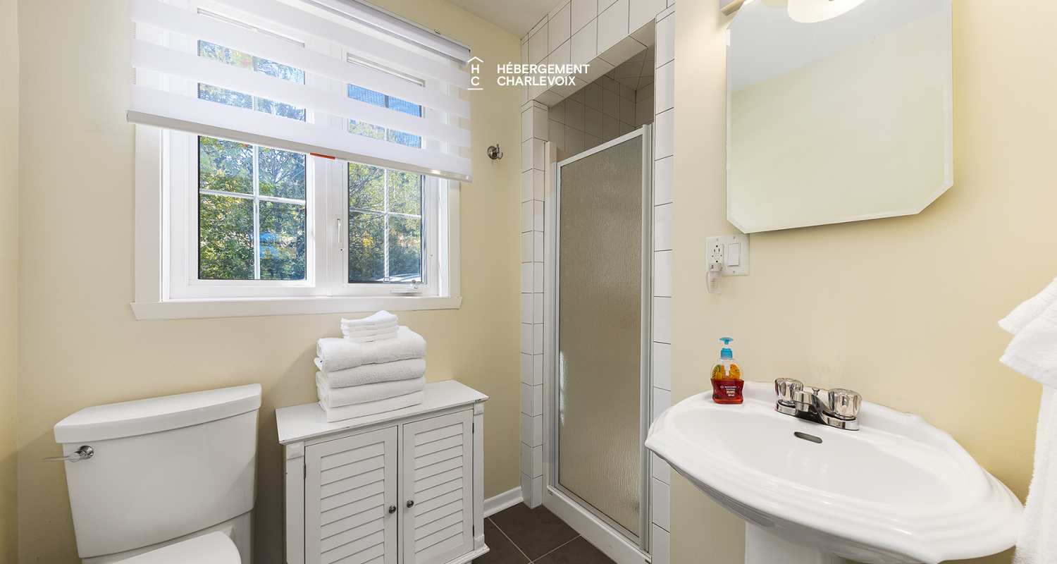 CIE-1 - Breathtaking view of river and mountains from the bedroom