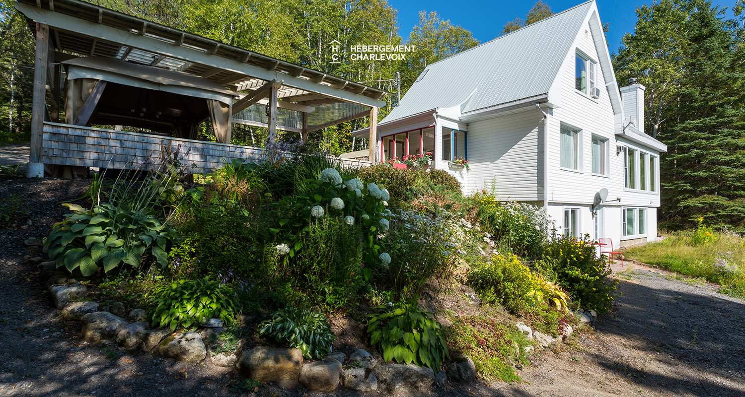 COU-85 - Coquette maison dans les hauteurs de Charlevoix