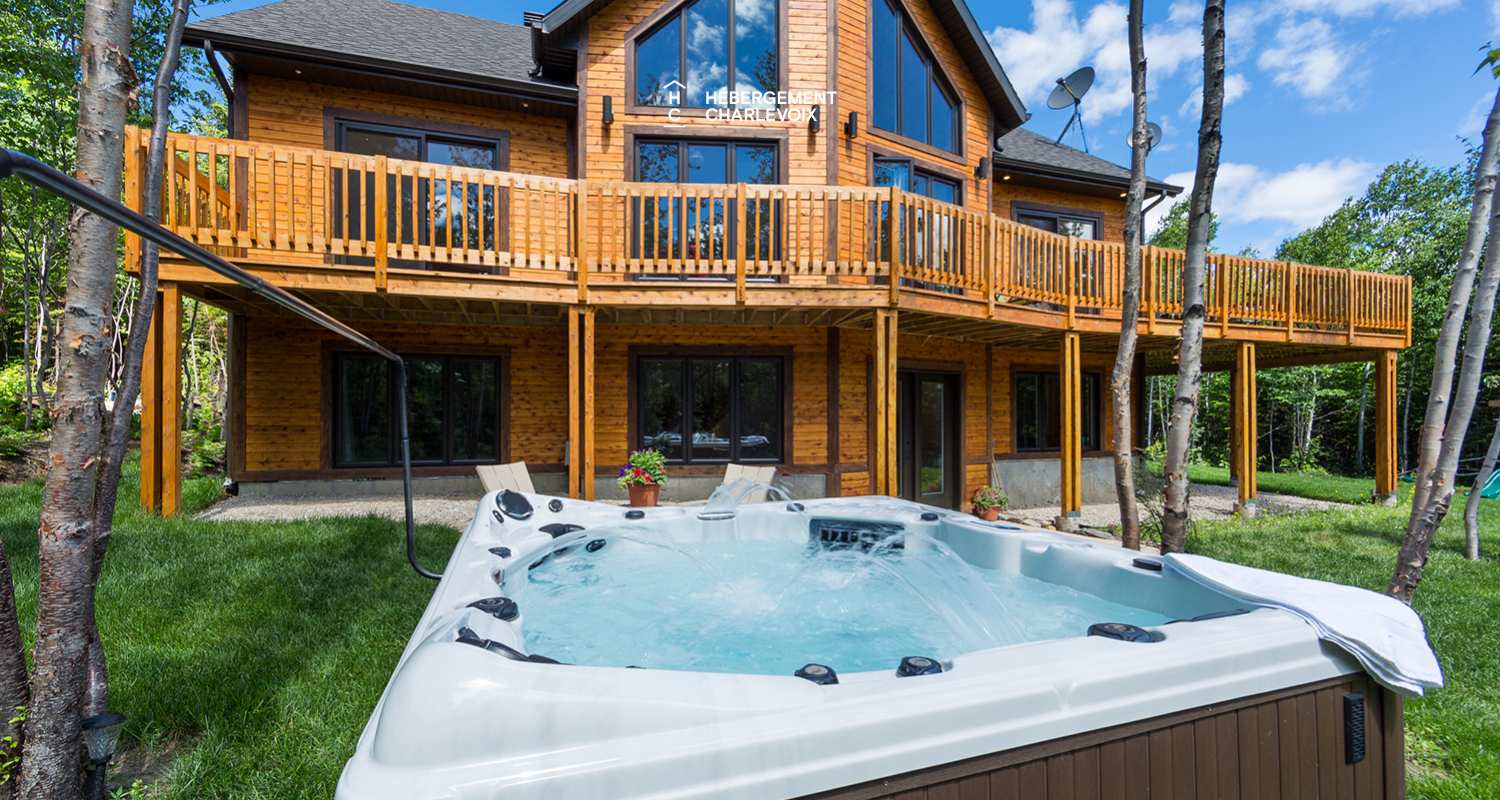 AIY-25 - Une salle de billard pour animer les soirées.