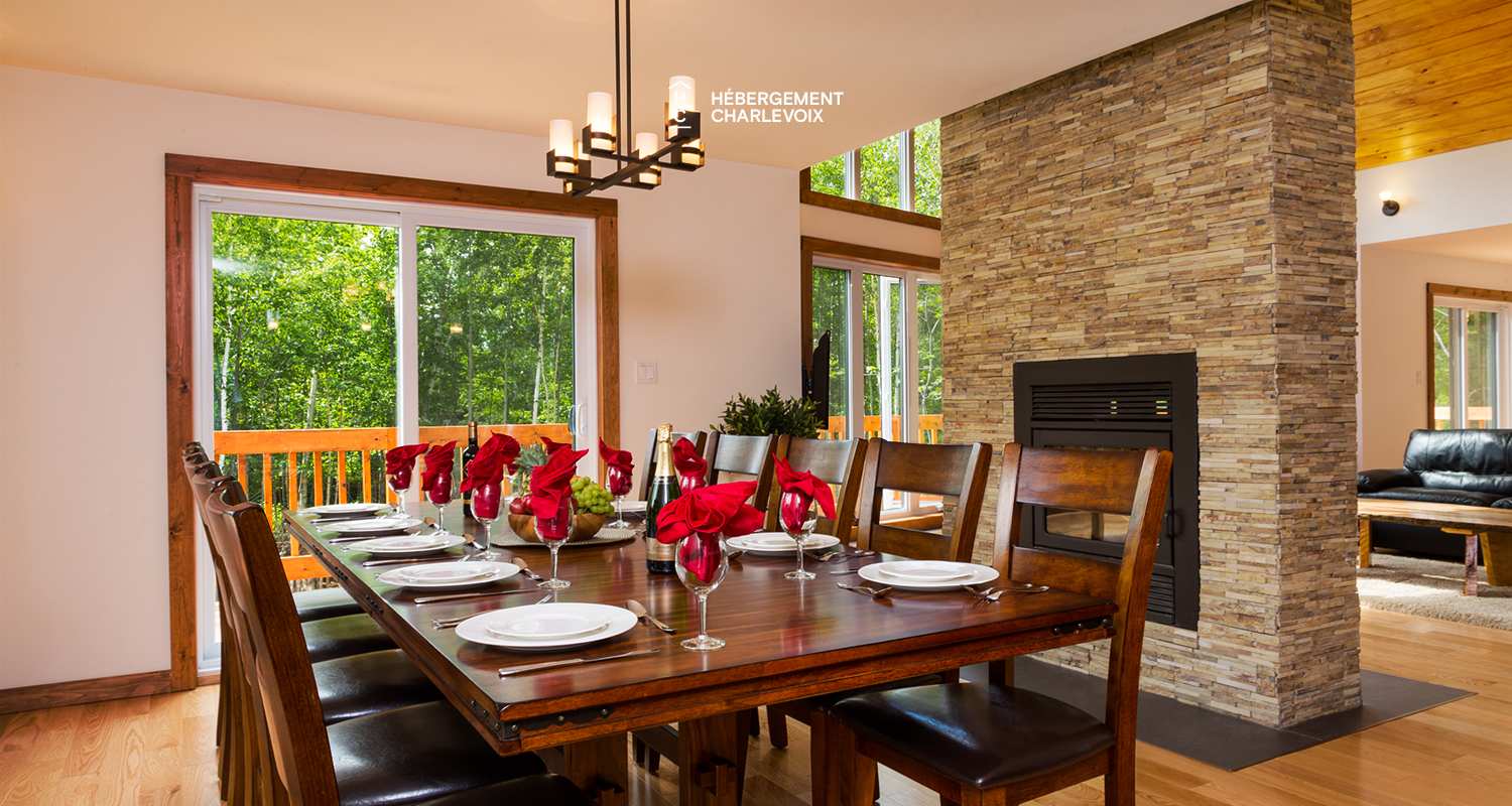 AIY-25 - Une salle de billard pour animer les soirées.