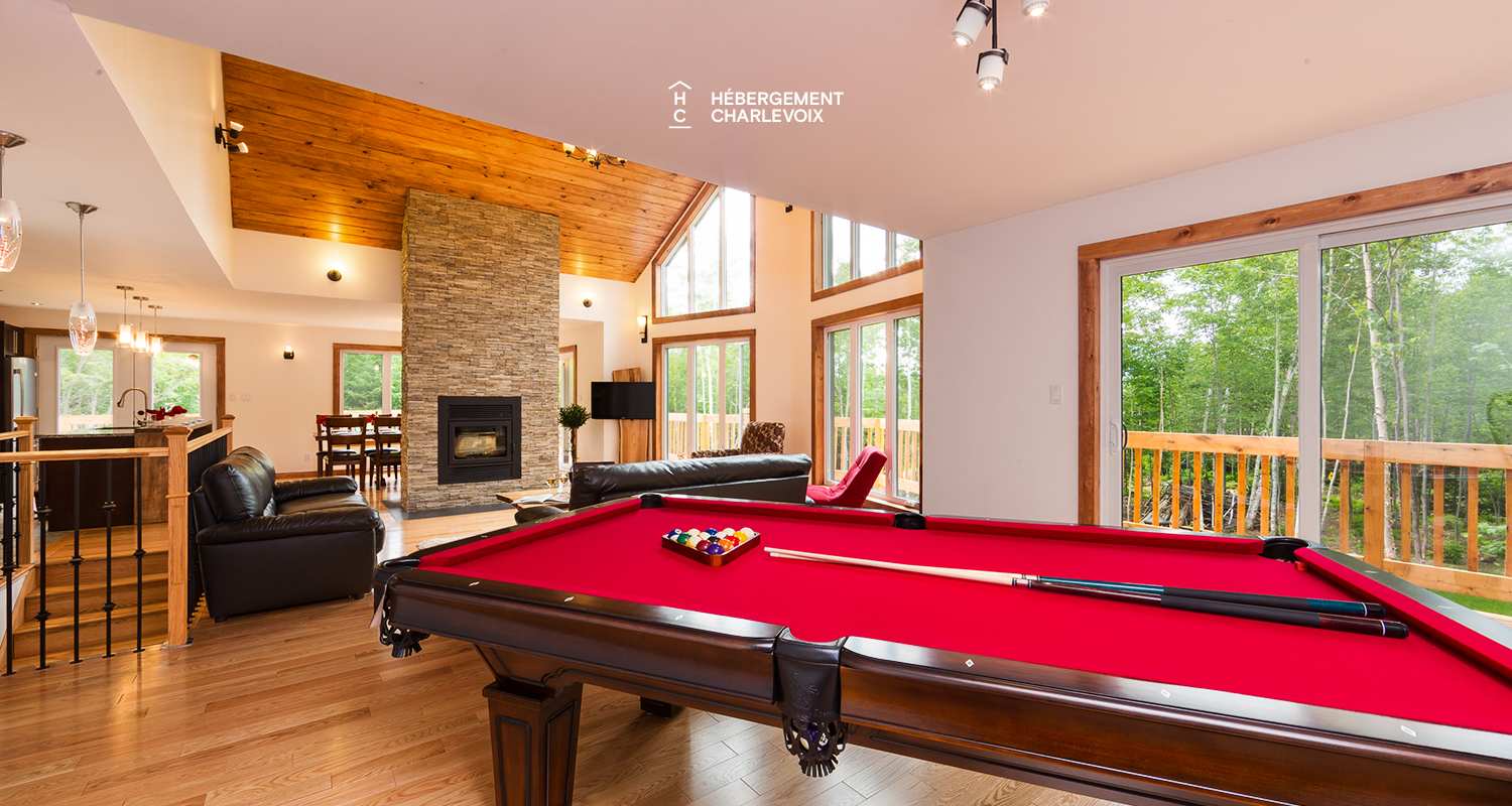 AIY-25 - Une salle de billard pour animer les soirées.