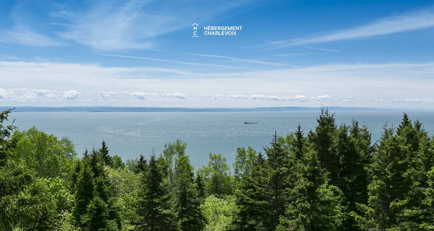 ABS-595 - Un feu de foyer suspendu dans un chalet de luxe à louer dans Charlevoix.