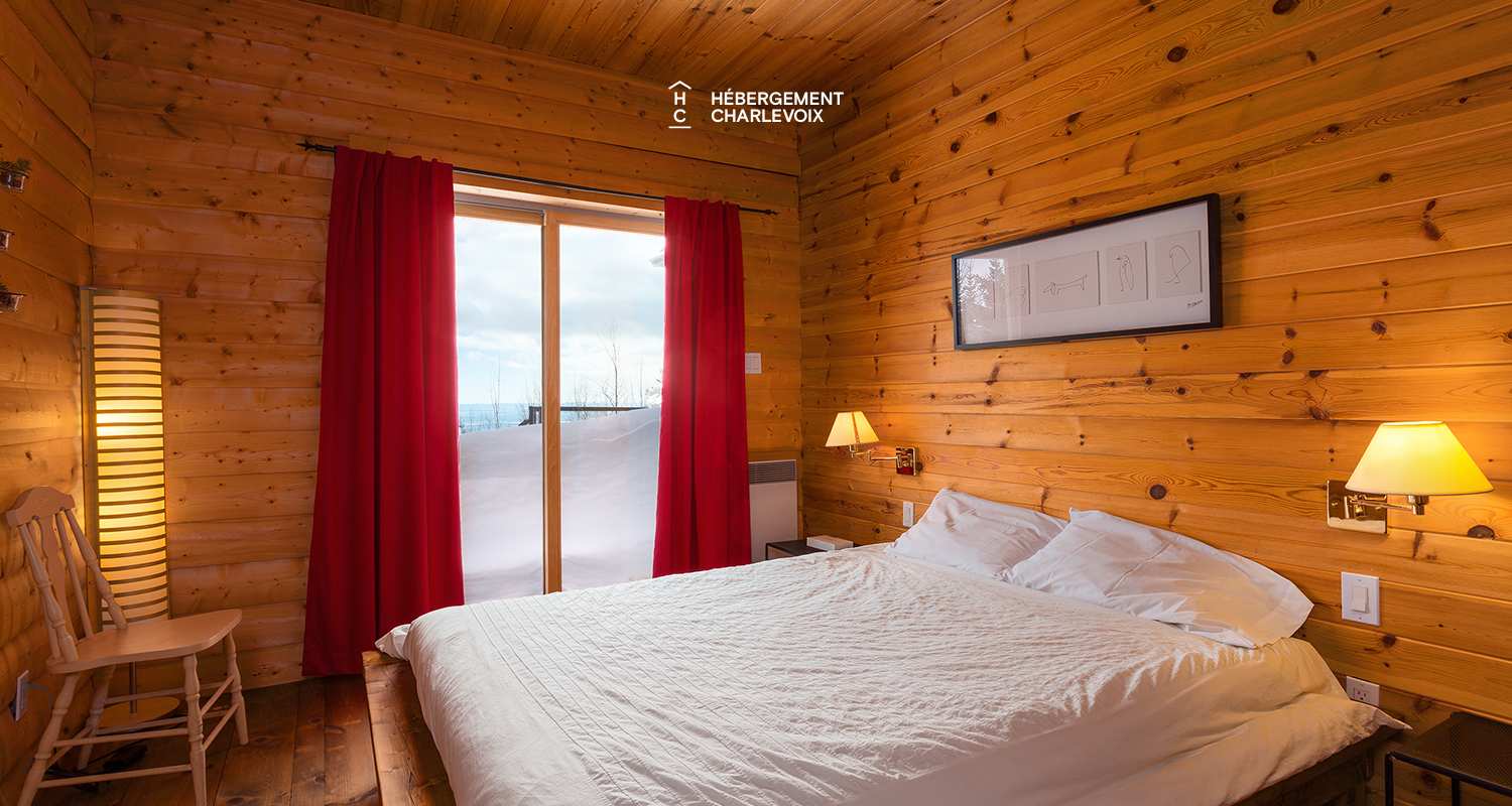 BOI-32 - Subtle marriage of stone and roundwood