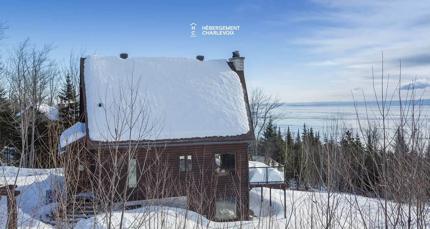 BOI-32 - Subtle marriage of stone and roundwood