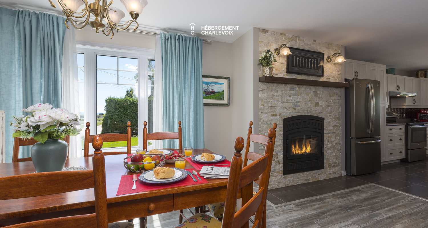 AIR-182 - A few minutes walk from the St. Lawrence River.