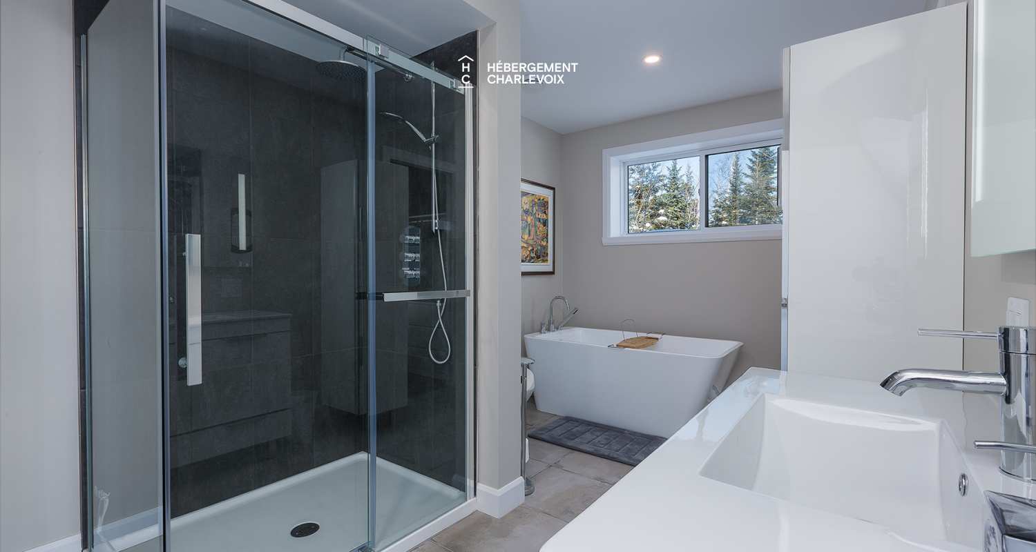 MIR-526 - Maison contemporaine perchée sur un escarpement