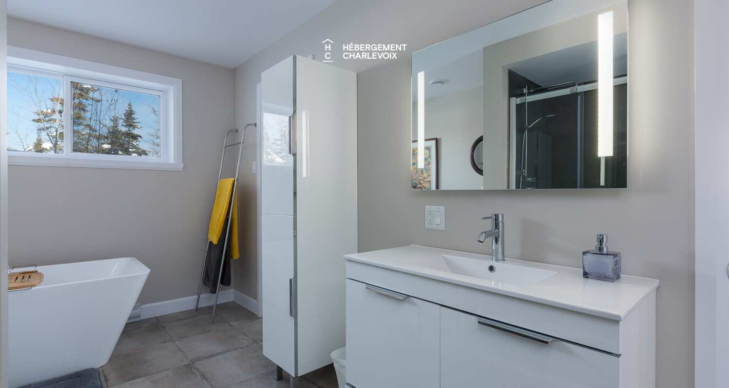 MIR-526 - Maison contemporaine perchée sur un escarpement