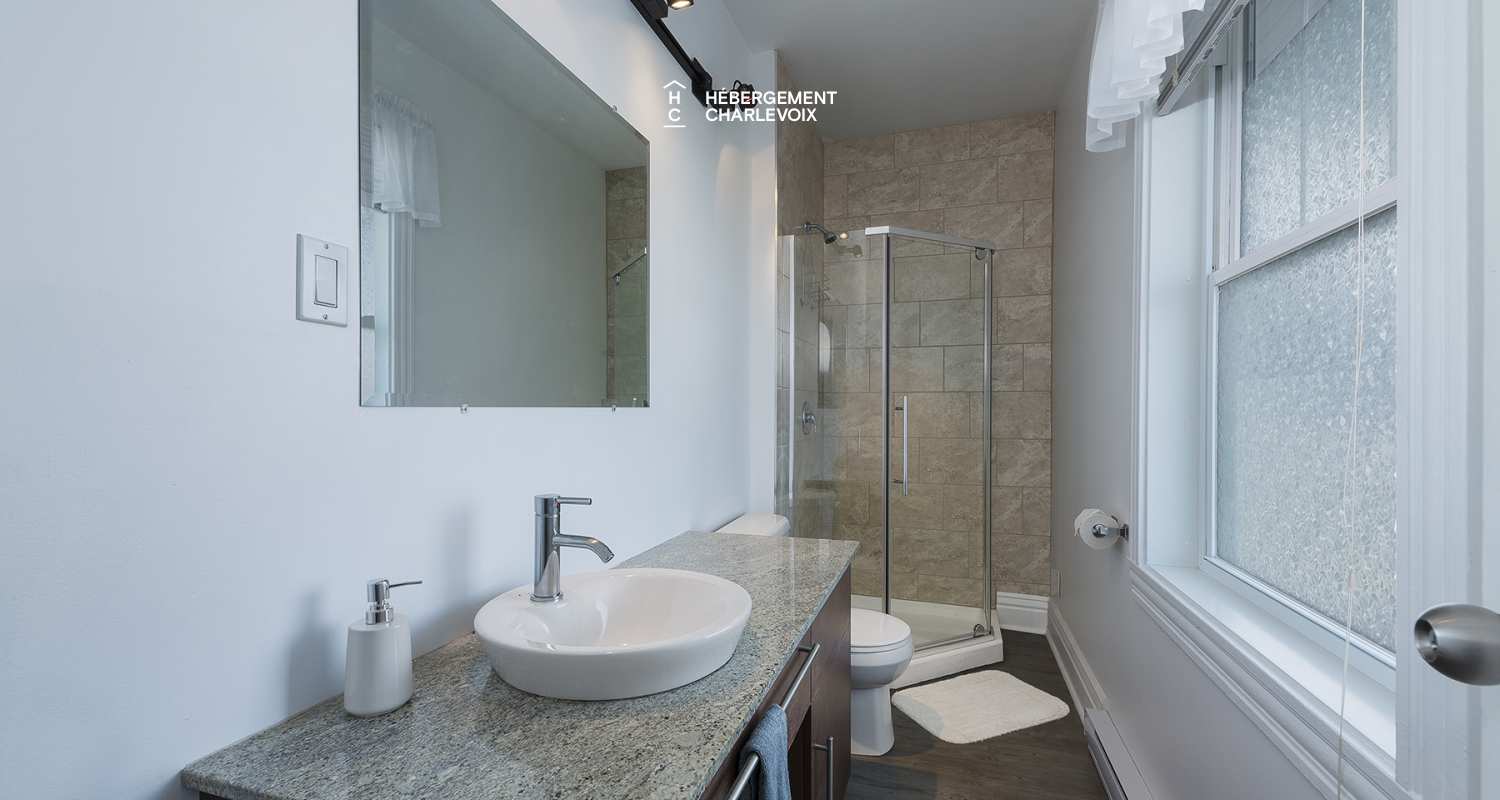 VEN-97 - Welcome to the presbytery of St-Aimé des Lacs in Charlevoix, 10 minutes from the renowned restaurant BOOTLEGGER.