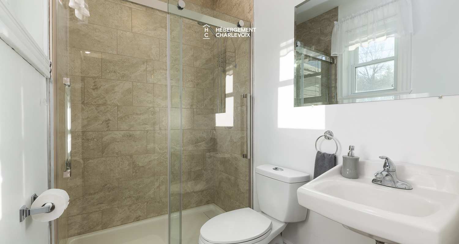 VEN-97 - Welcome to the presbytery of St-Aimé des Lacs in Charlevoix, 10 minutes from the renowned restaurant BOOTLEGGER.