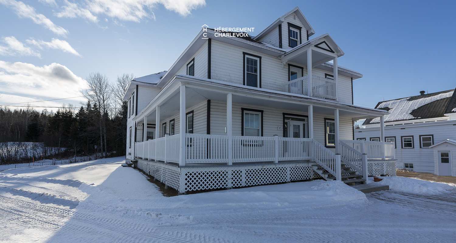 VEN-97 - Welcome to the presbytery of St-Aimé des Lacs in Charlevoix, 10 minutes from the renowned restaurant BOOTLEGGER.