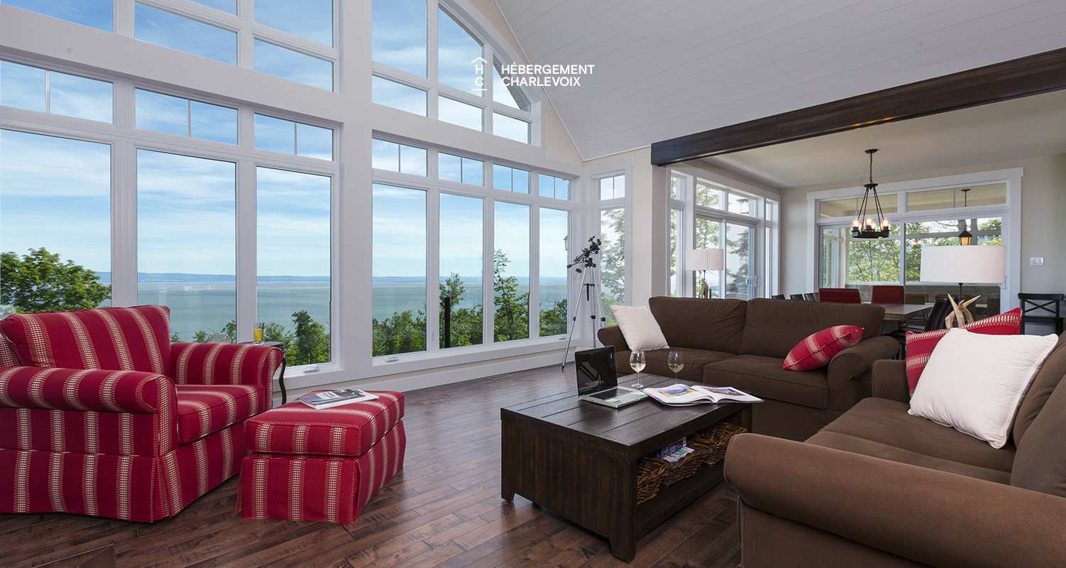 AQU-1 - Exceptional 180-degree view of the St. Lawrence River, from Isle aux Coudres to the Massif de Charlevoix