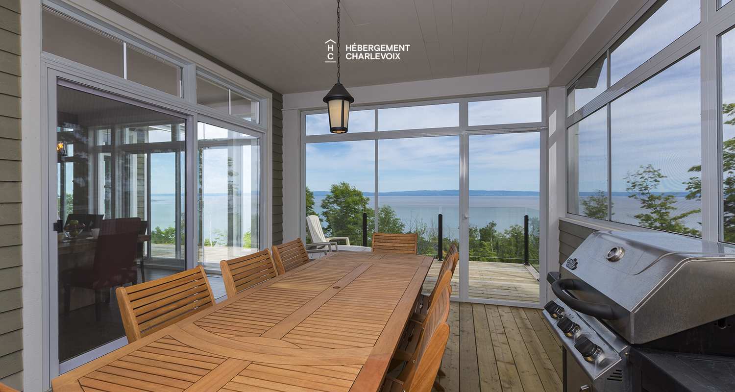 AQU-1 - Exceptional 180-degree view of the St. Lawrence River, from Isle aux Coudres to the Massif de Charlevoix