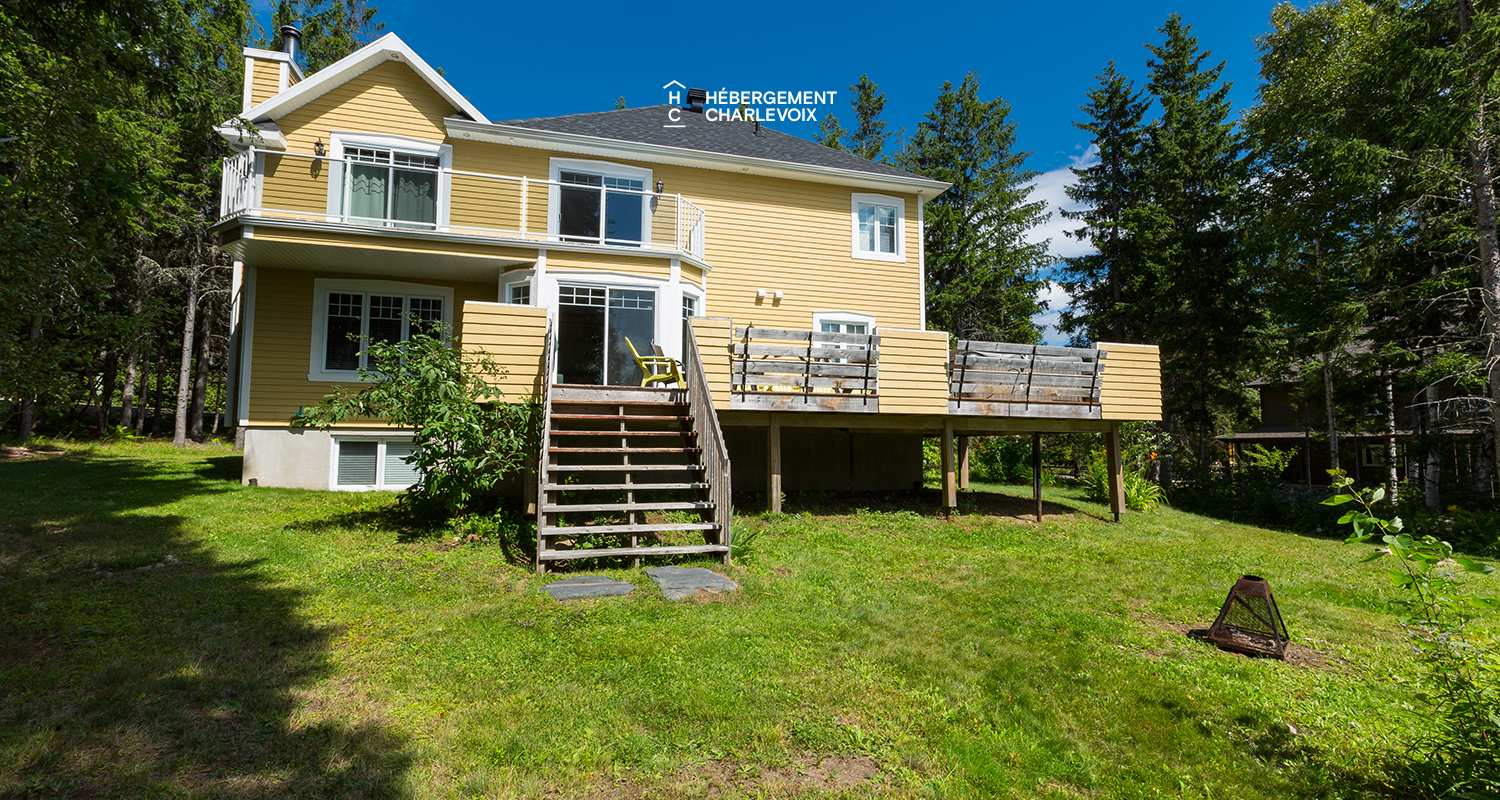 SHI-45 - Le calme paisible du bois environnant