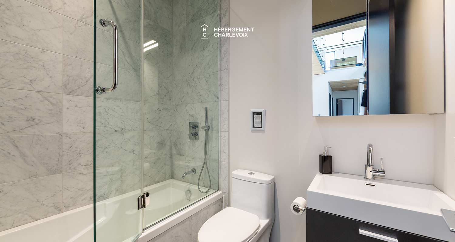 BLA-175 - Résidence à l'architecture élégante et contemporaine