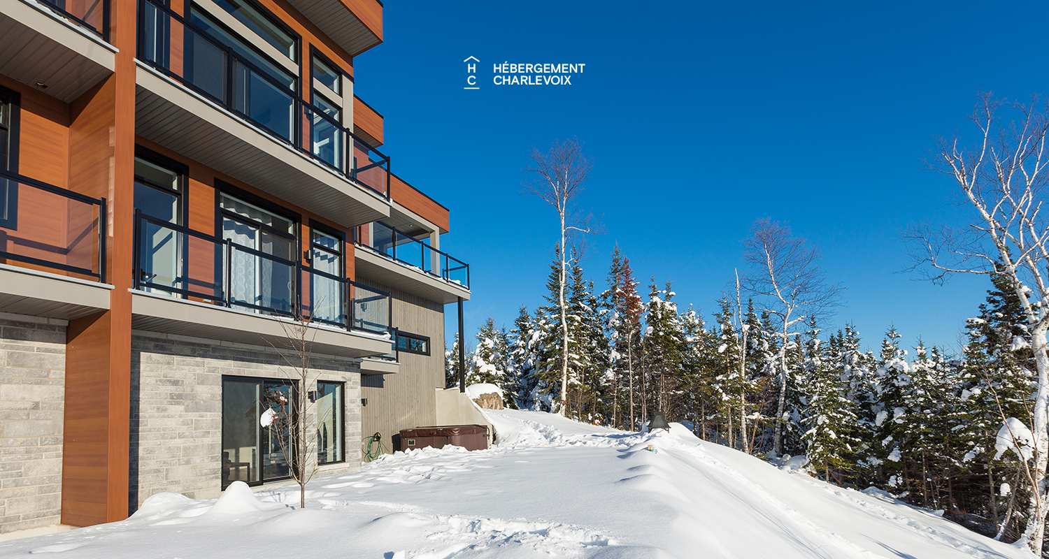 BRI-43 - A panoramic view on the river and the mountains