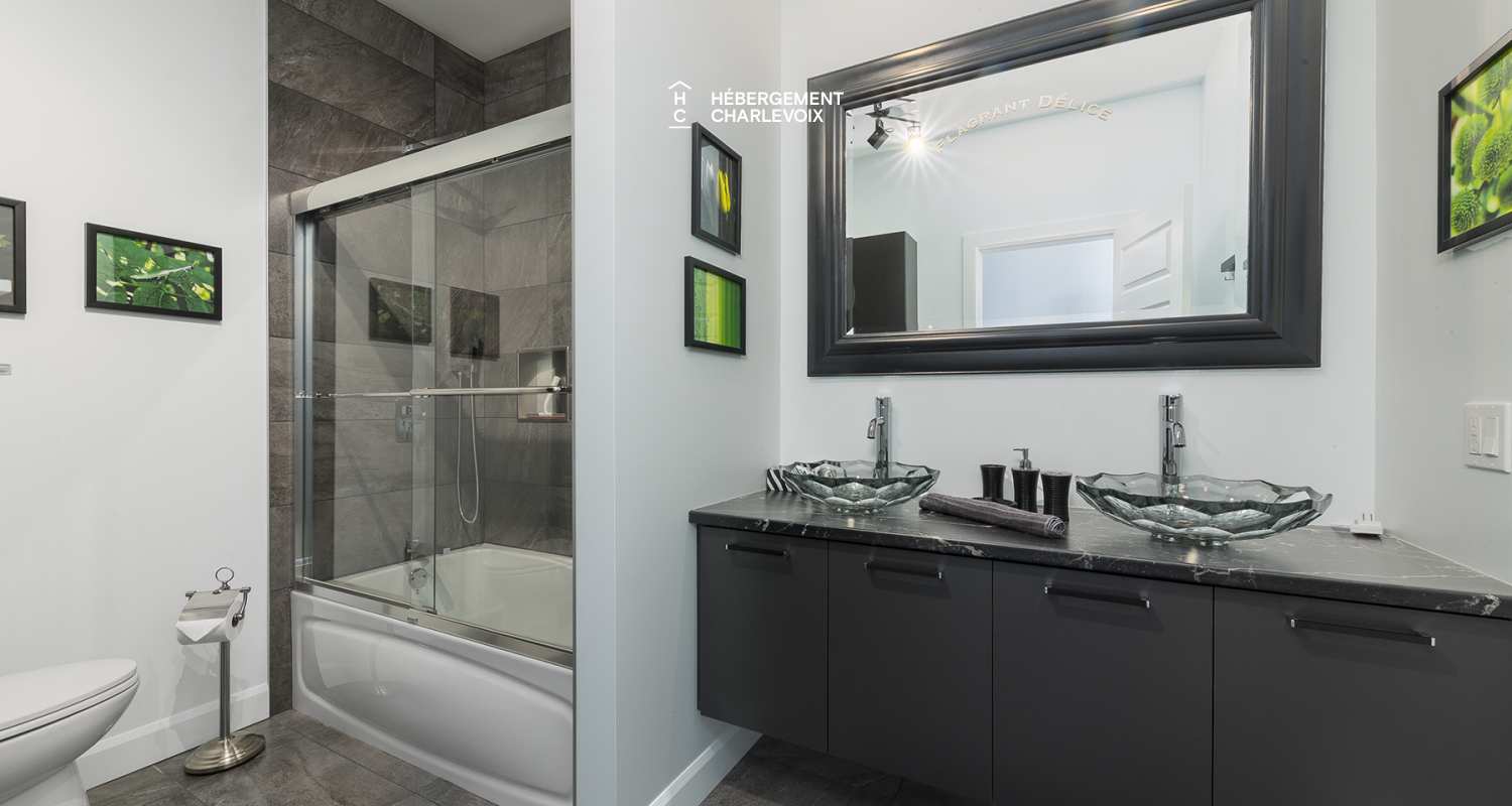 COT-281 - Niché dans un site incomparable!