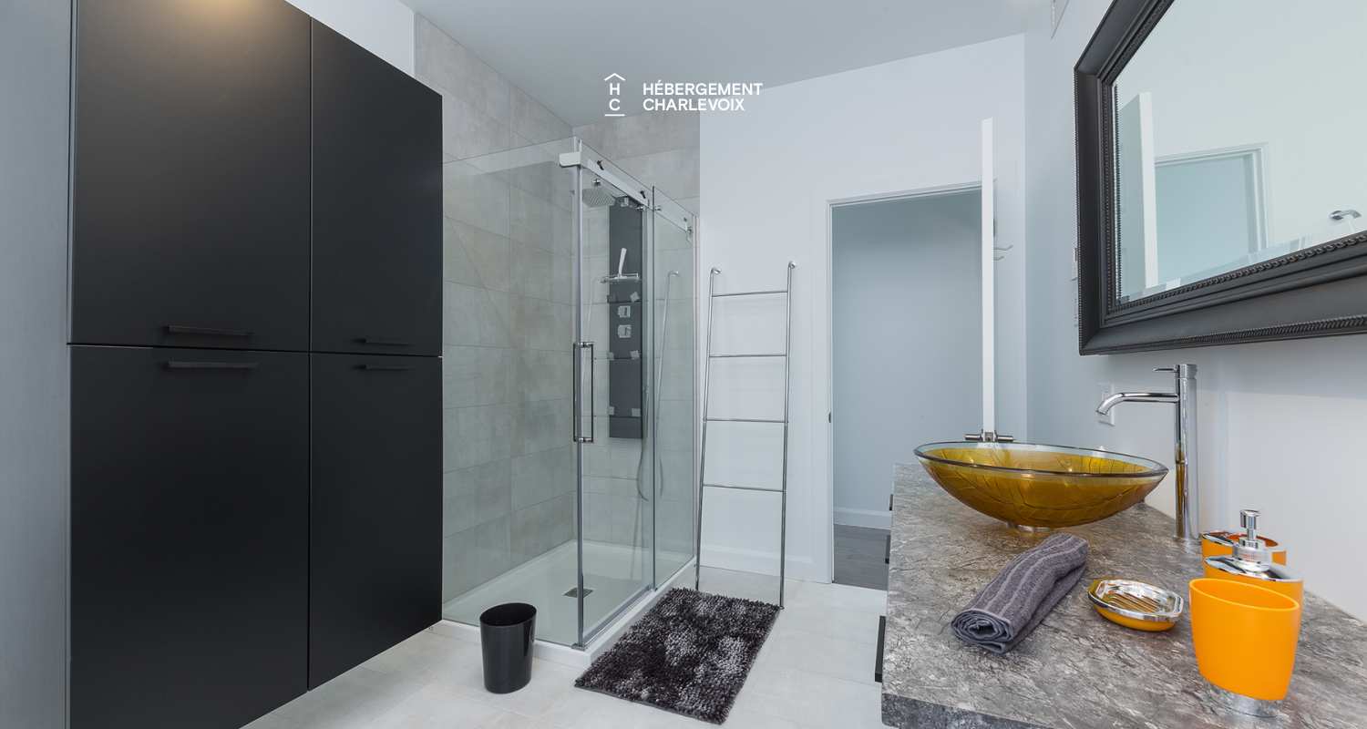 COT-281 - Niché dans un site incomparable!