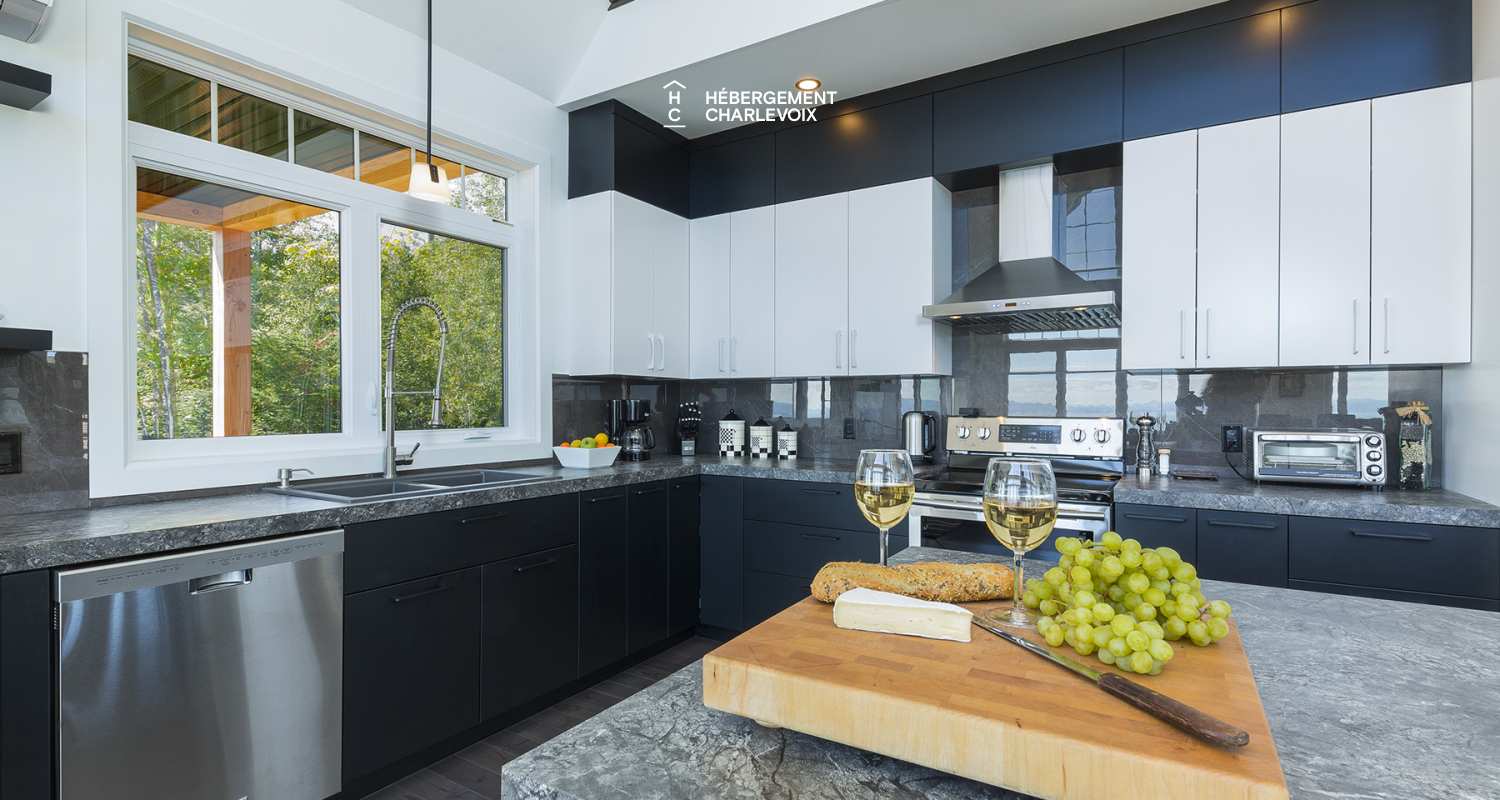 COT-281 - Niché dans un site incomparable!