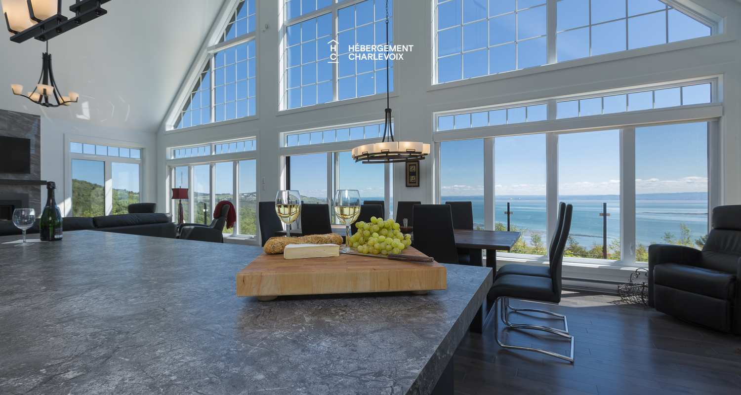 COT-281 - Niché dans un site incomparable!