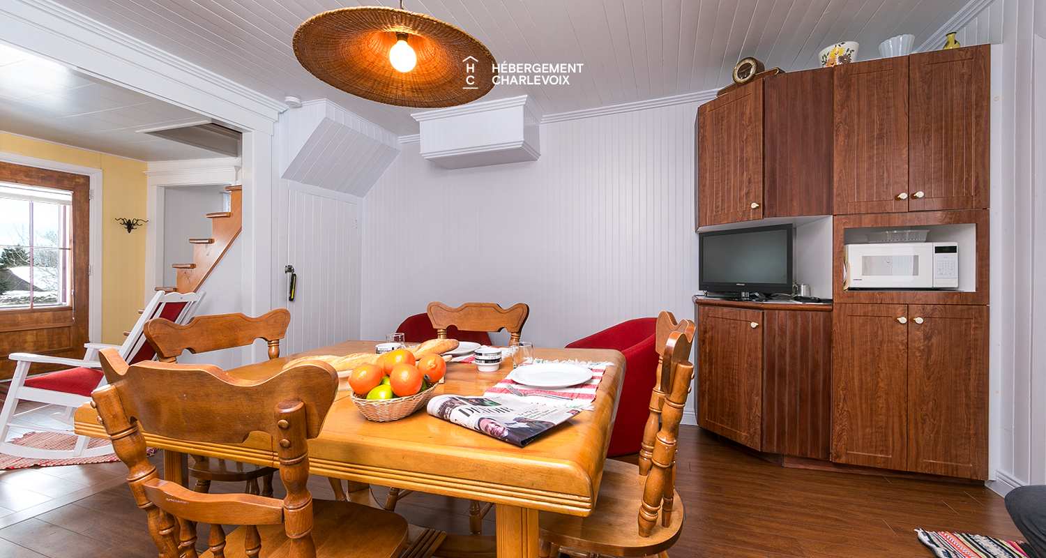 POI-27 - Petite maison fleurie et champêtre